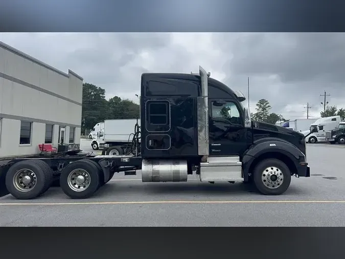 2022 Kenworth T880