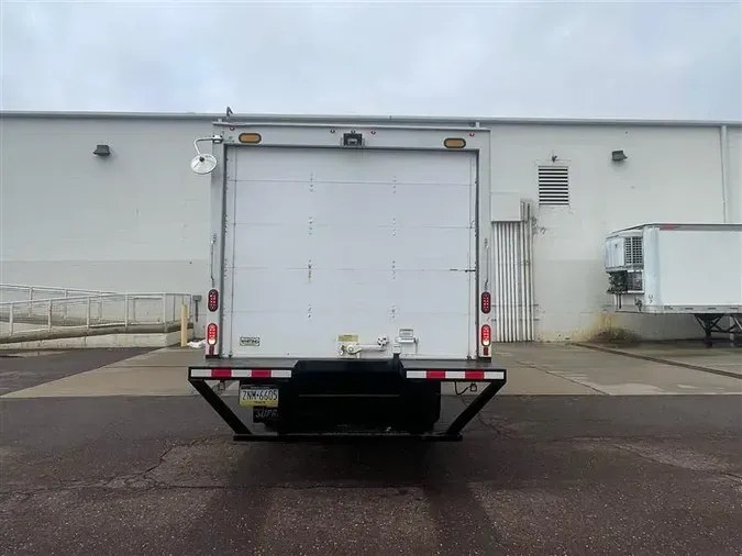 2019 HINO 195