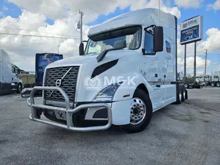 2022 VOLVO VNL64T740