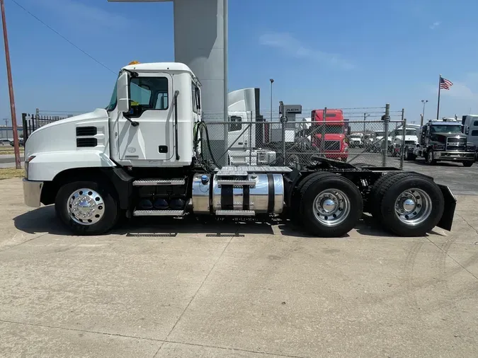 2019 MACK AN64T