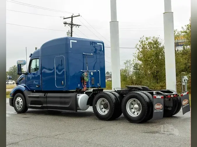 2022 PETERBILT 579