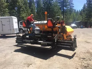 2012 LEEBOY 8515B