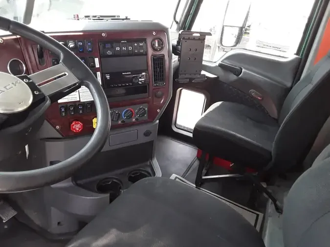 2018 MACK TRUCKS, INC. CHU613