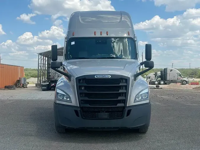 2022 Freightliner Cascadia 126