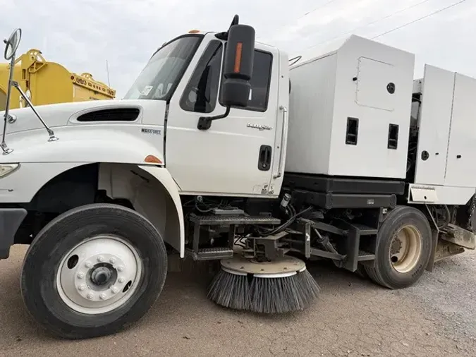 2012 INTERNATIONAL DURASTAR 4400