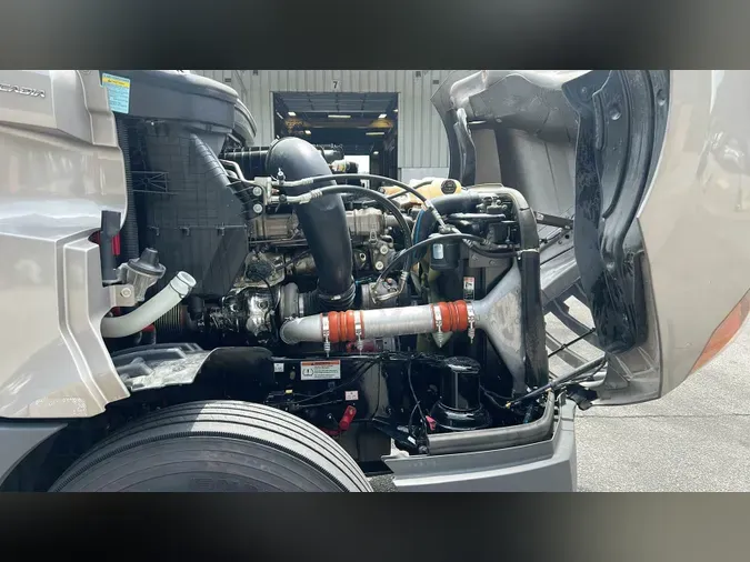 2022 Freightliner Cascadia 126