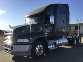 2017 MACK CXU613