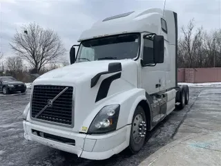 2014 VOLVO VNL670