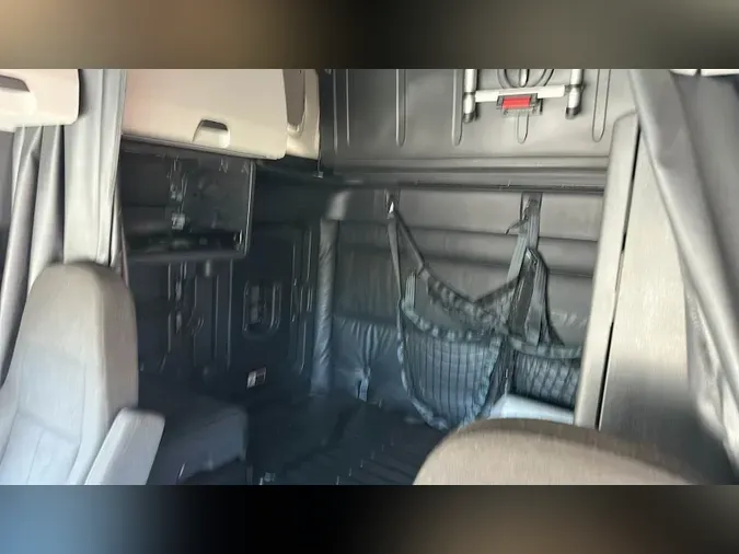 2024 Freightliner Cascadia 126