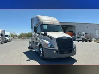2020 Freightliner Cascadia 126