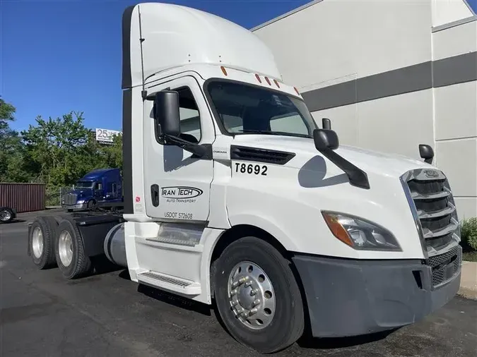 2018 FREIGHTLINER CASCADEVO1