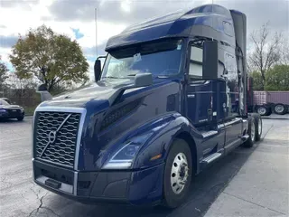 2021 VOLVO VNL760