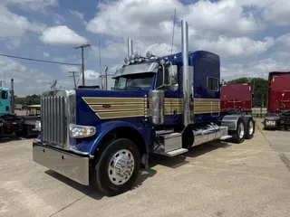 2022 Peterbilt 389