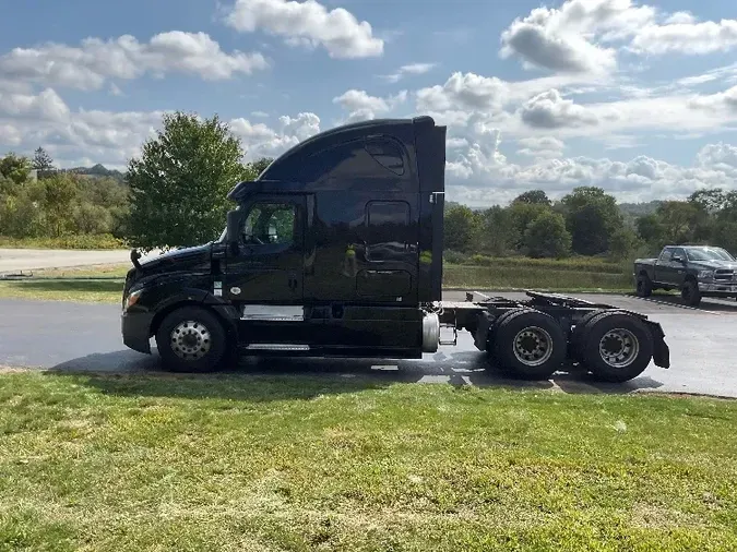 2019 Freightliner T12664ST