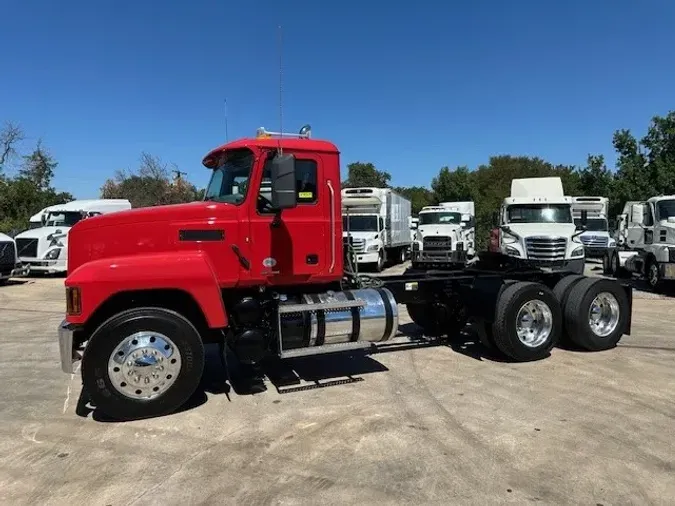 2020 MACK PI64T