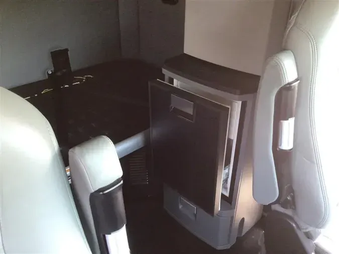 2021 KENWORTH T680