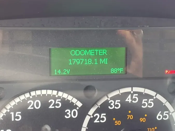 2017 FREIGHTLINER M2 106