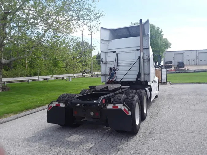 2019 VOLVO VNR64T-640