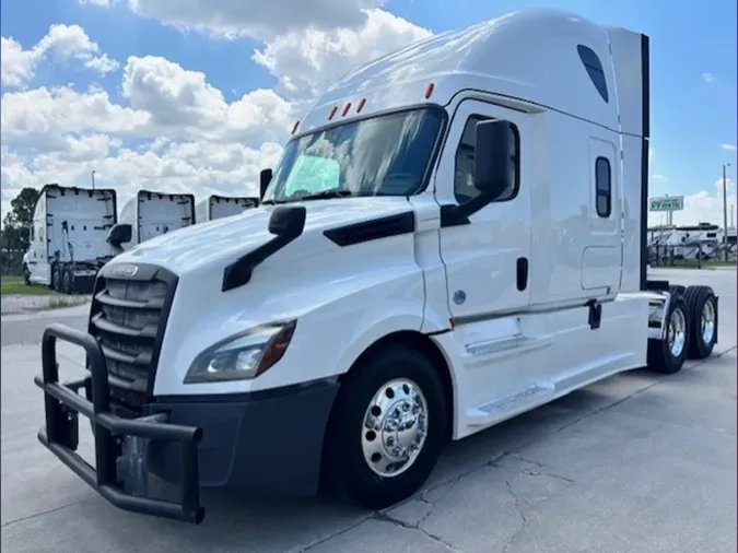 2019 Freightliner Cascadia 126