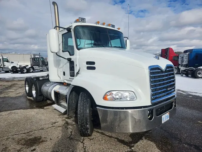 2018 MACK CXU613