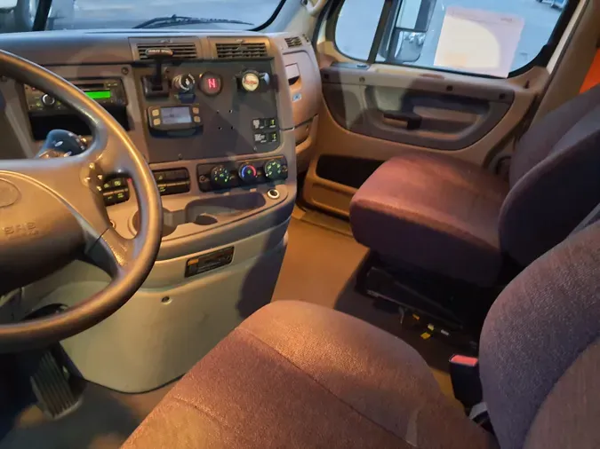 2016 FREIGHTLINER/MERCEDES CASCADIA 125