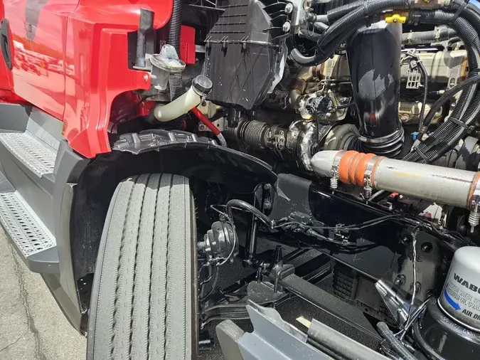 2022 FREIGHTLINER Cascadia 126