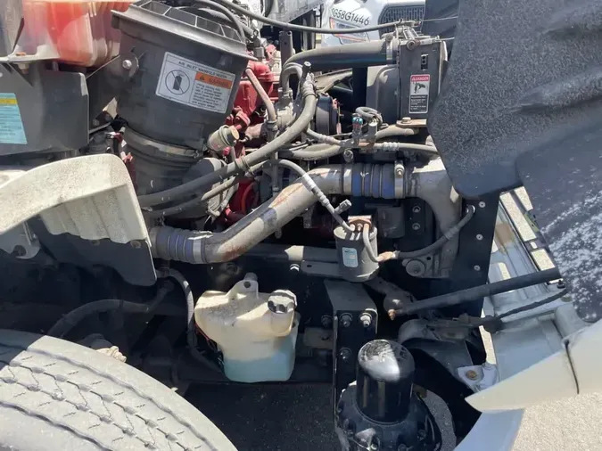2018 FREIGHTLINER M2 106