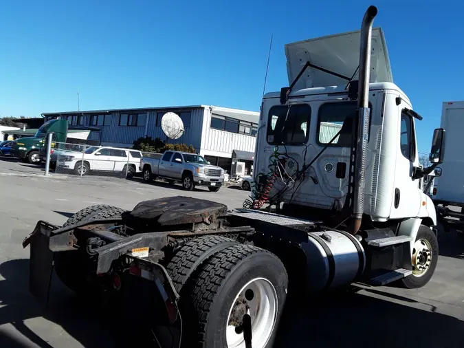 2015 FREIGHTLINER/MERCEDES CASCADIA 113