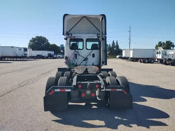 2017 Freightliner X12564ST