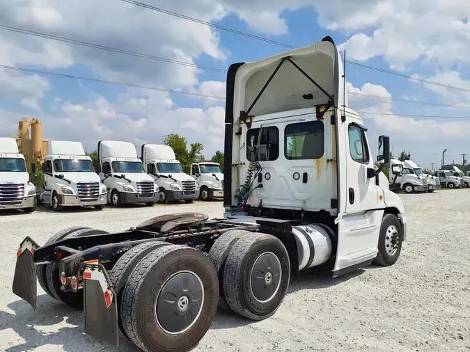 2019 FREIGHTLINER CASCADIA 125