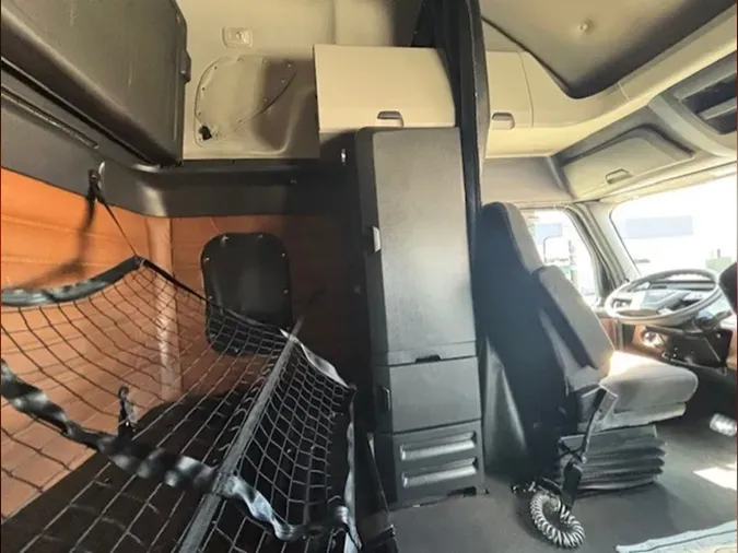 2022 FREIGHTLINER CASCADIA 126
