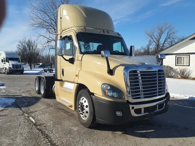 2019 FREIGHTLINER/MERCEDES CASCADIA 125