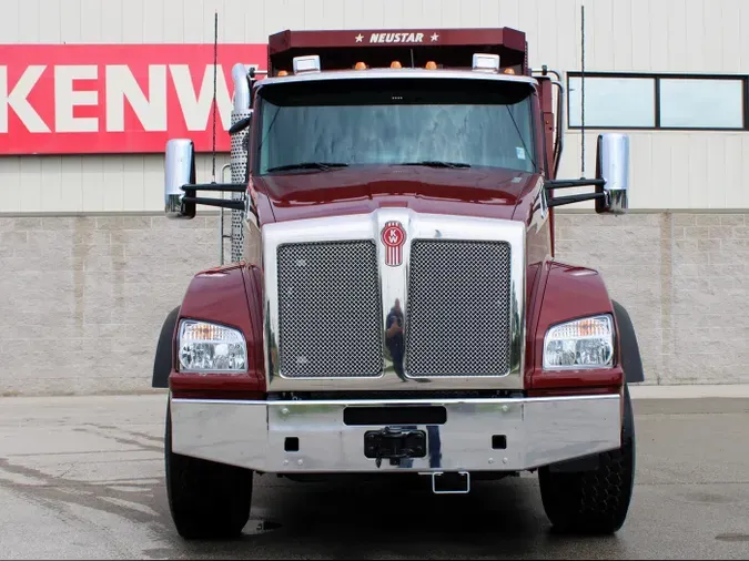2025 Kenworth T880 Short Hood