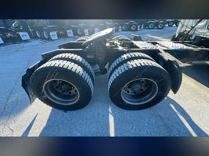 2021 Freightliner Cascadia 126