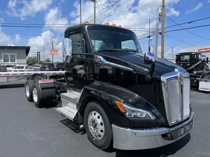 2025 Kenworth T680