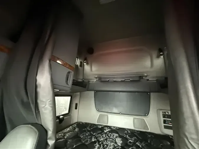 2018 INTERNATIONAL LT