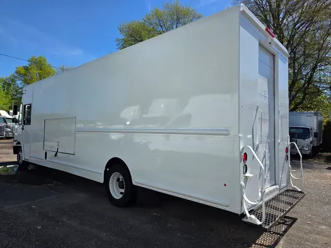 2017 FRTLR CUSTOM CHASSIS CORP MT55