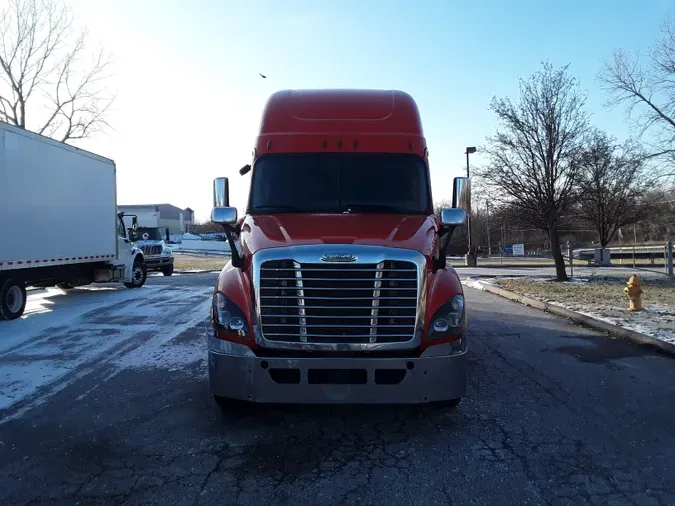 2018 FREIGHTLINER/MERCEDES CASCADIA 125