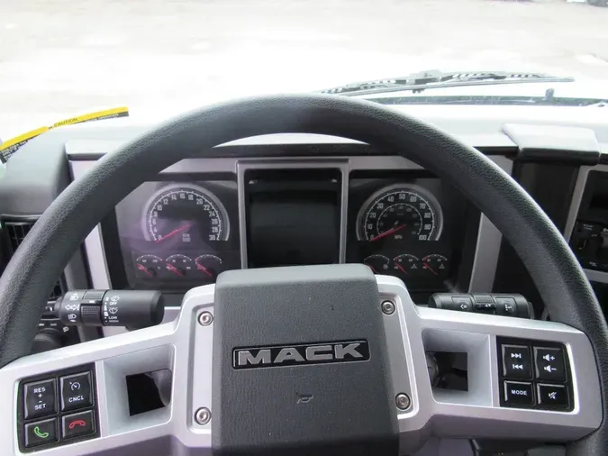 2026 MACK MD MD6 274 WB