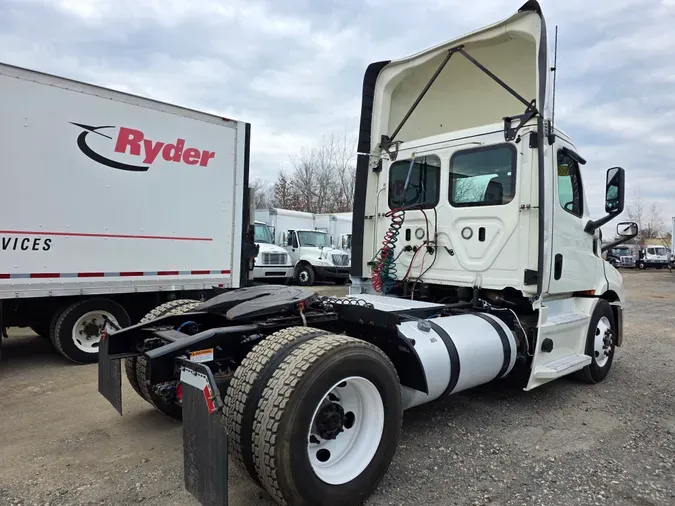 2019 FREIGHTLINER/MERCEDES NEW CASCADIA 116