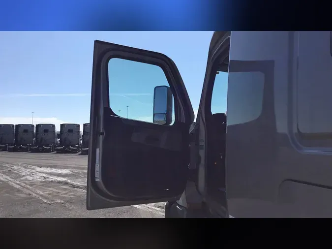 2022 Freightliner Cascadia 126