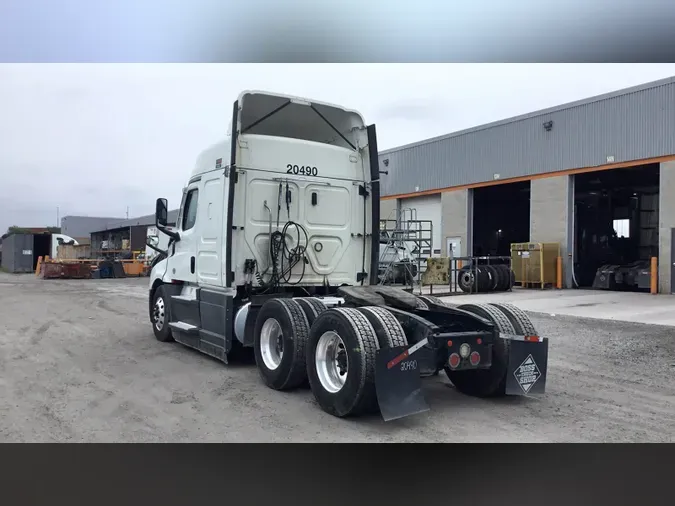 2021 Freightliner Cascadia 126