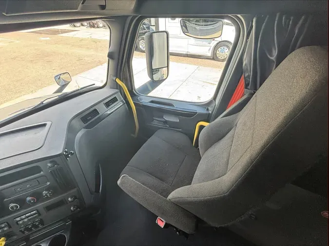 2023 Freightliner Cascadia 126