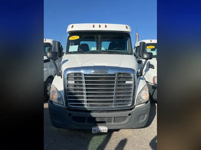 2017 FREIGHTLINER/MERCEDES CASCADIA 113