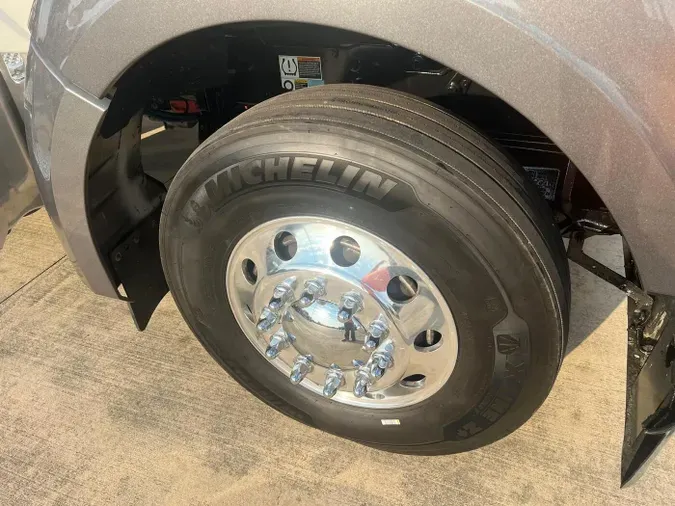 2023 Kenworth W990