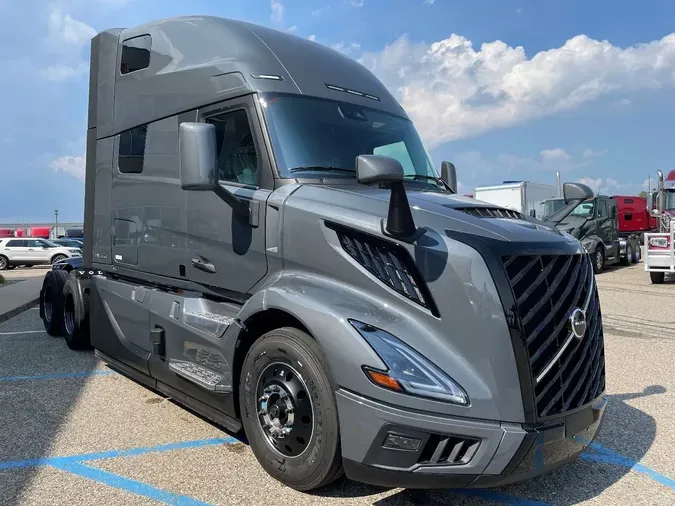 2026 VOLVO VNL64T860