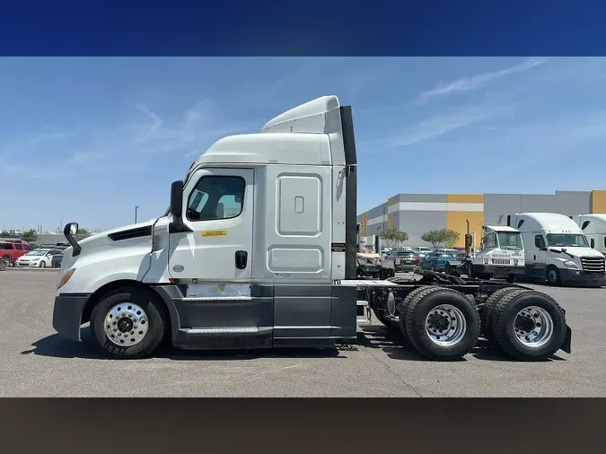 2020 Freightliner Cascadia
