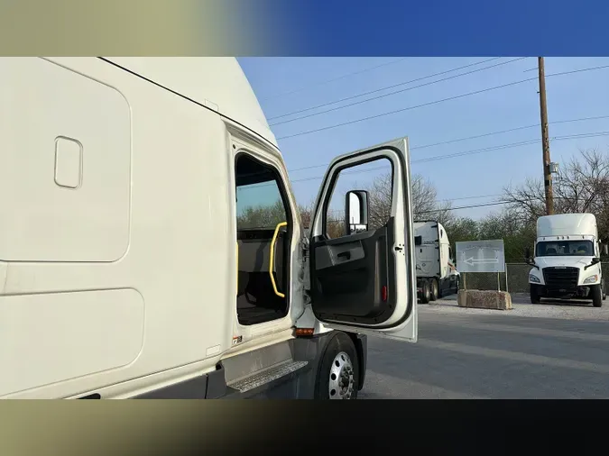 2022 Freightliner Cascadia 1260206dd425333fc3a406679782b0ccce6