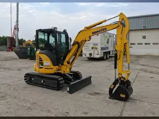 2021 Komatsu PC35MR-5