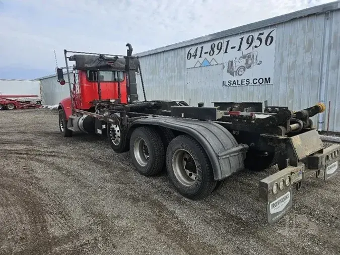 2017 PETERBILT 348